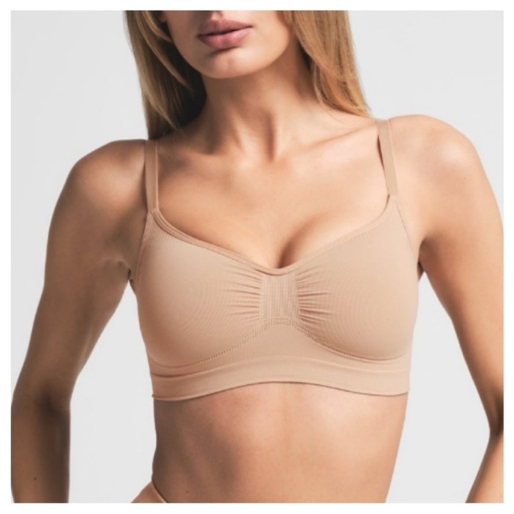 NEW! SKIMS SEAMLESS SCULPTING BRALETTE MICA XS